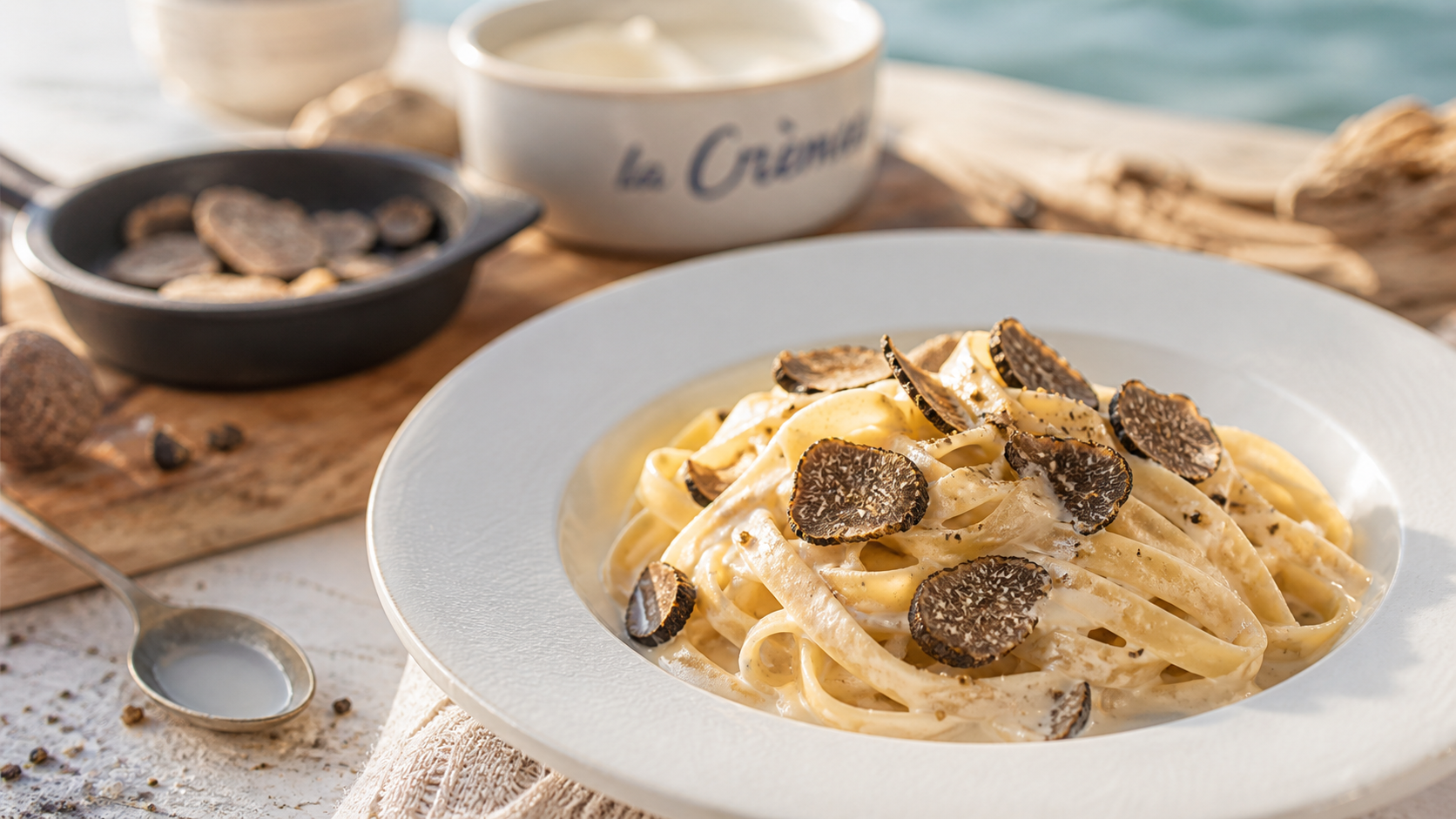 pate a la truffe : tagliatelles nappées à la truffe