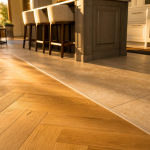 Jonction salon parquet cuisine carrelage : parquet chêne et carrelage cuisine